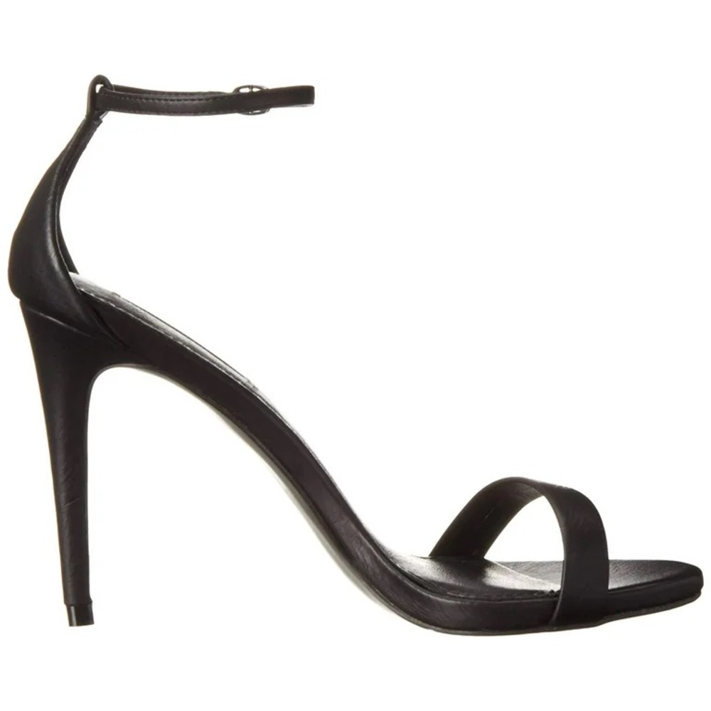 Steve Madden “Stecy” Black Heel – Size 9